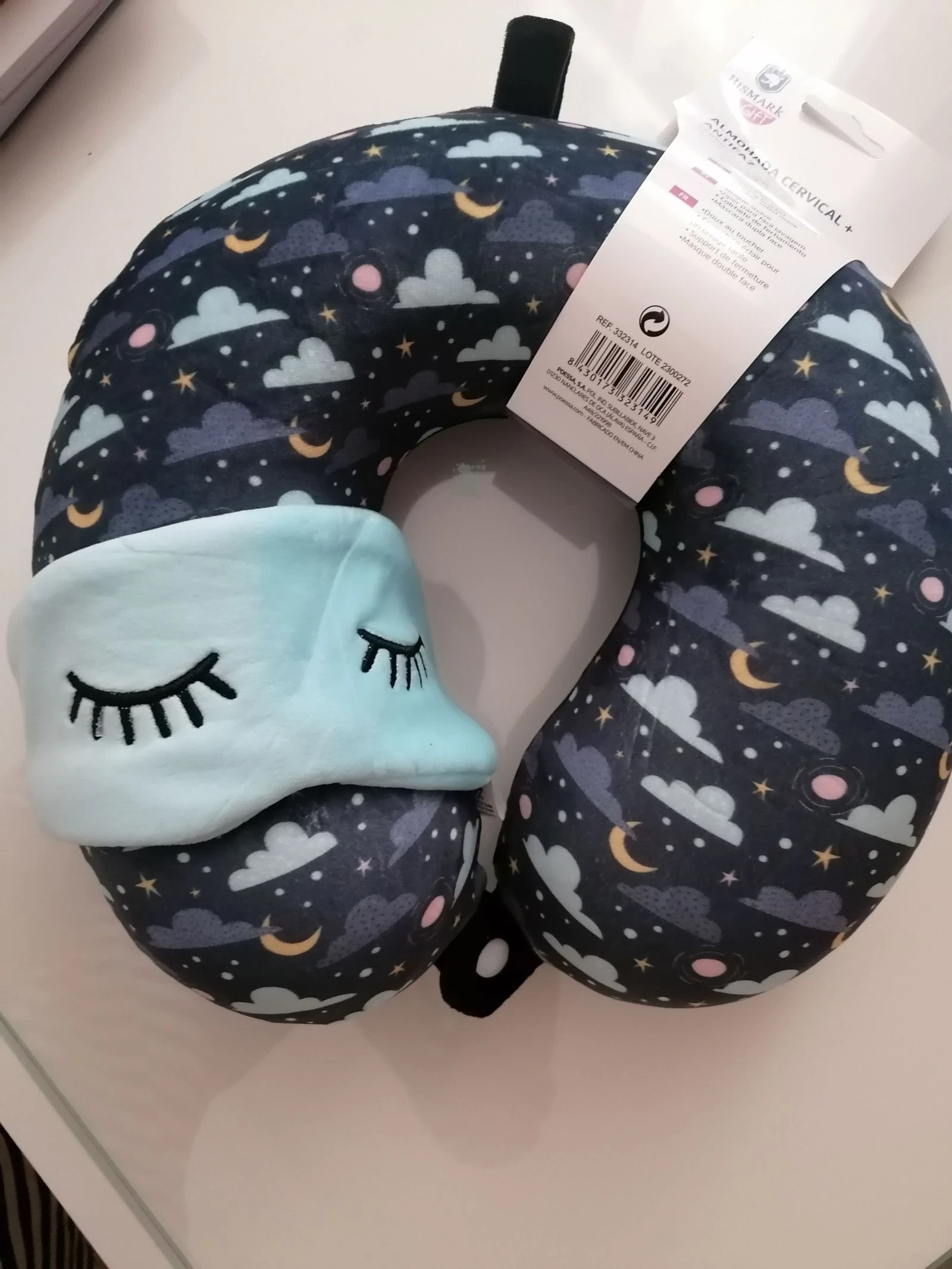 Almofada de viagem com tapa olhos 